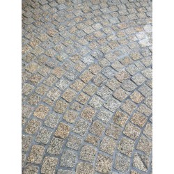 PAVES GRANIT 8X10X5 CM (10 M² / TONNE) - JAUNE