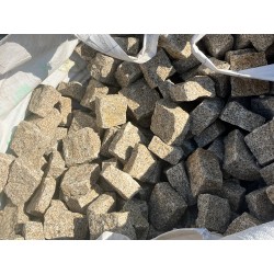 PAVES GRANIT 8X10X5 CM (10 M² / TONNE) - JAUNE